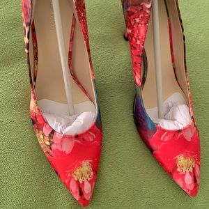 Multi Colored dress shoe